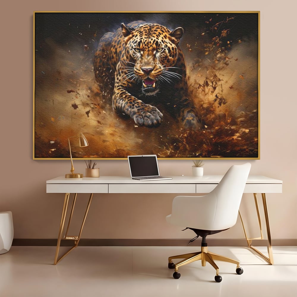 Tablou canvas cu tablou canvas cu leopard in alergare, in rama de aluminiu auriu, pe perete intr-un birou